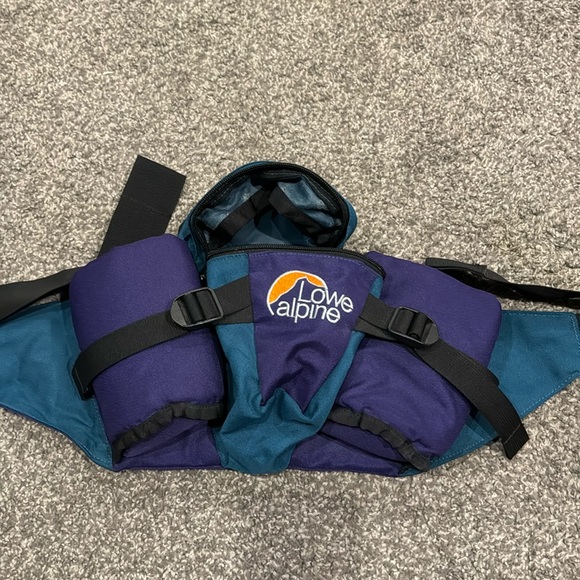 Lowe Alpine Other - Lowe Alpine hiking Fanny pack.